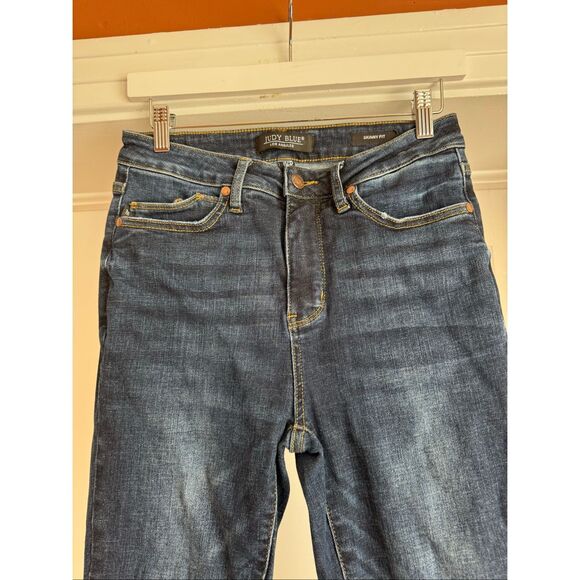 Judy Blue Dark Wash Skinny Fit Jeans w/ Frayed Hem Sz 7/28 EUC - Picture 2 of 10